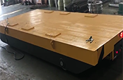 搬運(yùn)集裝箱的無軌電動平車
